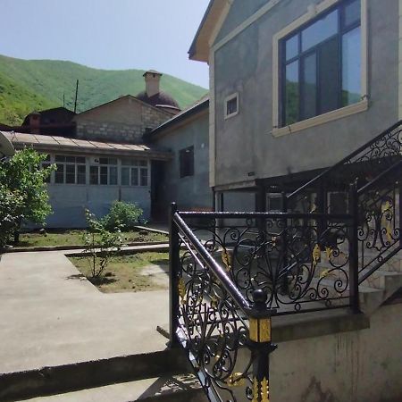Ilham Mustafa Houses Sheki Luaran gambar