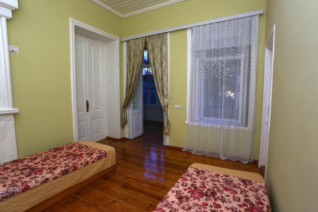 Ilham Mustafa Houses Sheki Luaran gambar
