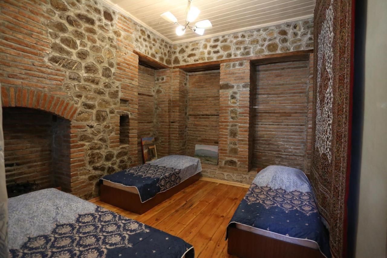 Ilham Mustafa Houses Sheki Luaran gambar